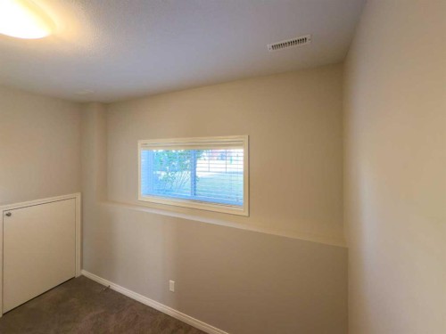 129 Henderson Crescent, Penhold, AB - Indoor Photo Showing Other Room