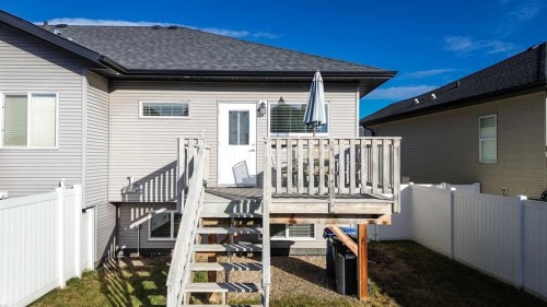 129 Henderson Crescent, Penhold, AB - Outdoor With Exterior