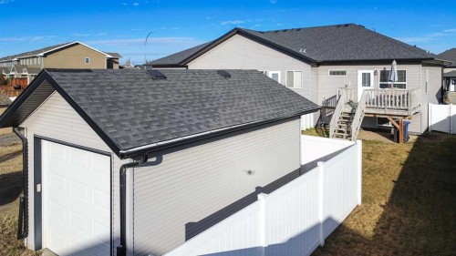 129 Henderson Crescent, Penhold, AB - Outdoor With Exterior