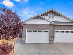 15 Rosse Place  Sylvan Lake, AB T4S 0M7