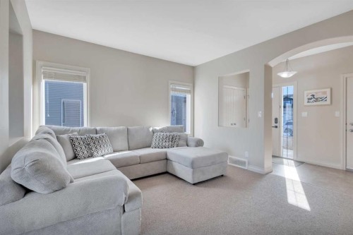101 Piper Close, Blackfalds, AB - Indoor Photo Showing Living Room
