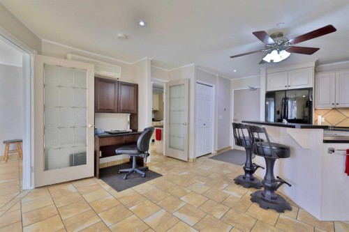 105-4834 52A Street, Camrose, AB - Indoor Photo Showing Kitchen