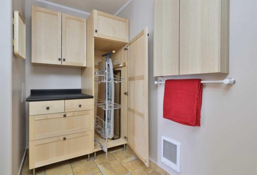 105-4834 52A Street, Camrose, AB - Indoor