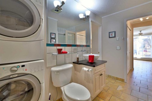 105-4834 52A Street, Camrose, AB - Indoor Photo Showing Laundry Room