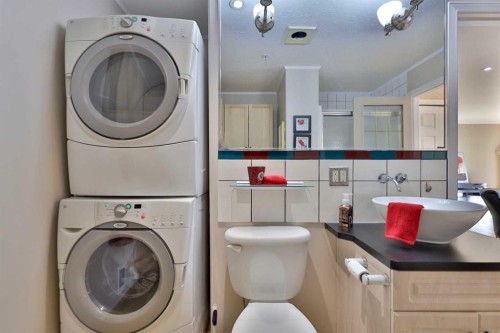 105-4834 52A Street, Camrose, AB - Indoor Photo Showing Laundry Room