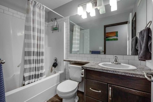 13 Adina Close, Blackfalds, AB - Indoor Photo Showing Bathroom