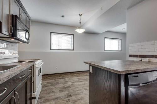 13 Adina Close, Blackfalds, AB - Indoor Photo Showing Kitchen