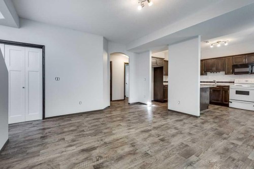 13 Adina Close, Blackfalds, AB - Indoor Photo Showing Kitchen