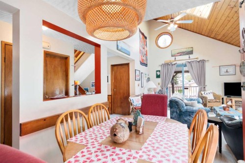 5014 43 Street, Sylvan Lake, AB - Indoor Photo Showing Dining Room
