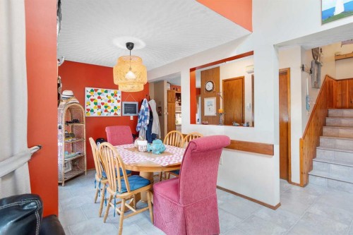 5014 43 Street, Sylvan Lake, AB - Indoor Photo Showing Dining Room