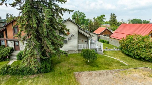 5014 43 Street, Sylvan Lake, AB - Outdoor