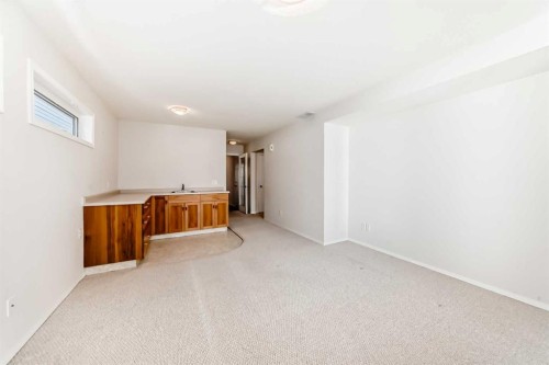 4819 45 Avenue, Innisfail, AB - Indoor Photo Showing Other Room