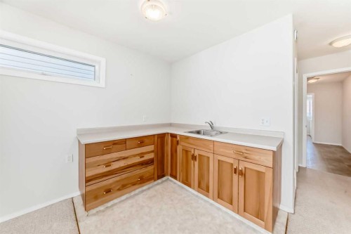 4819 45 Avenue, Innisfail, AB - Indoor