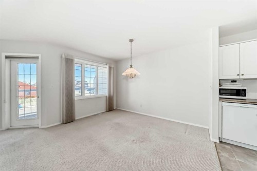 4819 45 Avenue, Innisfail, AB - Indoor