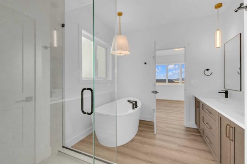 59 Everson Close, Red Deer, AB - Indoor Photo Showing Bathroom