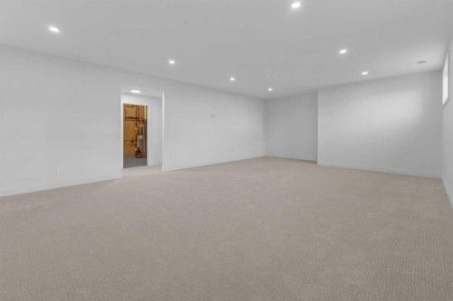 59 Everson Close, Red Deer, AB - Indoor Photo Showing Other Room