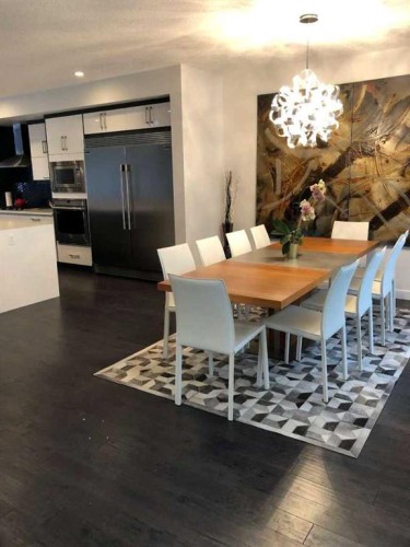 2312 Westmount Road Nw, Calgary, AB - Indoor Photo Showing Dining Room