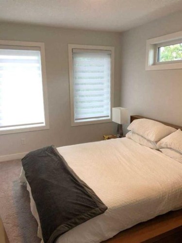 2312 Westmount Road Nw, Calgary, AB - Indoor Photo Showing Bedroom