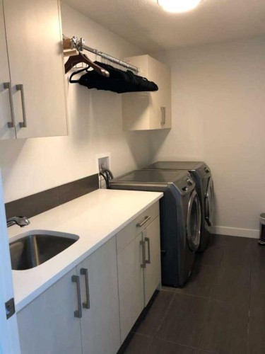 2312 Westmount Road Nw, Calgary, AB - Indoor Photo Showing Laundry Room