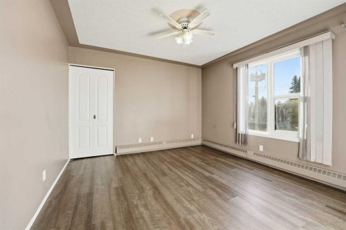 208-5135 Lakeshore Drive, Sylvan Lake, AB - Indoor Photo Showing Other Room