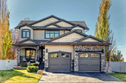 92 Allwright Close  Red Deer, AB T4R 3J8