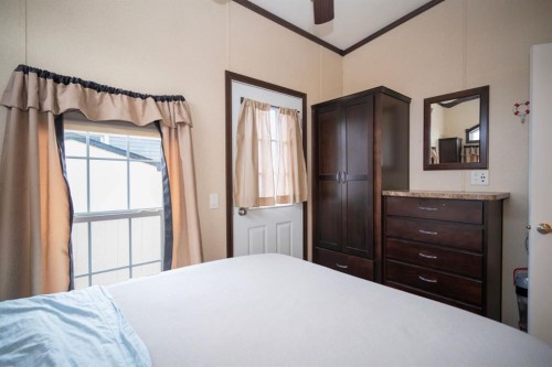 46-41019 Range Road 11, Rural Lacombe County, AB - Indoor Photo Showing Bedroom