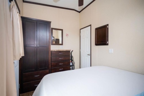 46-41019 Range Road 11, Rural Lacombe County, AB - Indoor Photo Showing Bedroom