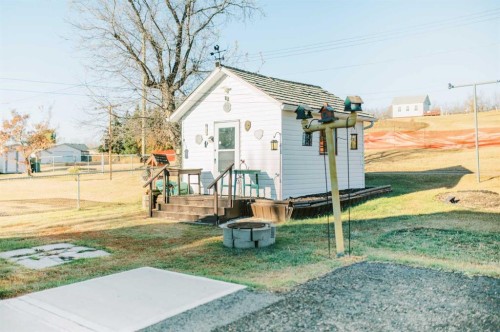 221 4Th Avenue South, Big Valley, AB - Outdoor