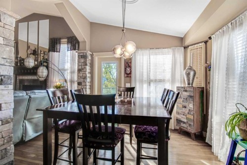 3 Legacy Cove, Sylvan Lake, AB - Indoor Photo Showing Dining Room