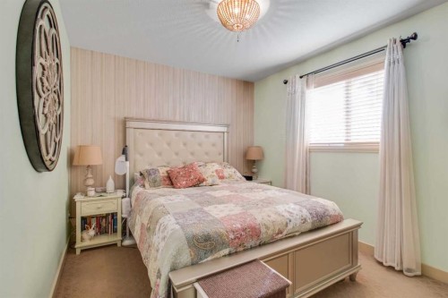 3 Legacy Cove, Sylvan Lake, AB - Indoor Photo Showing Bedroom