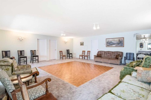 3 Rustic Road, Norglenwold, AB - Indoor Photo Showing Living Room