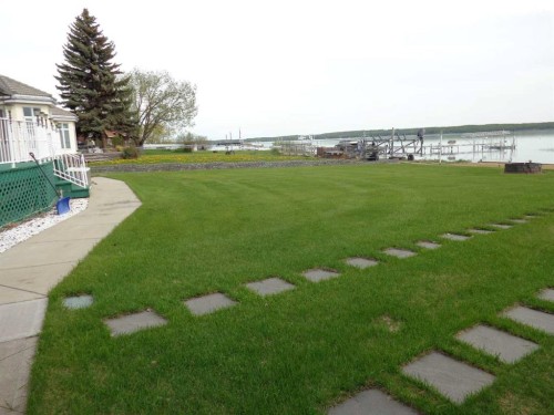 3 Rustic Road, Norglenwold, AB - Outdoor