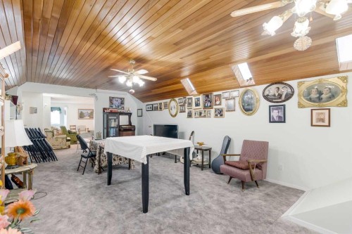 3 Rustic Road, Norglenwold, AB - Indoor