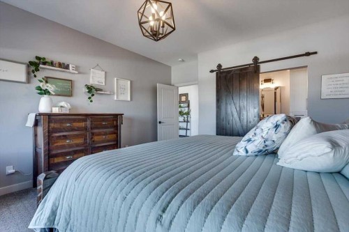 5 Leonard Close, Sylvan Lake, AB - Indoor Photo Showing Bedroom