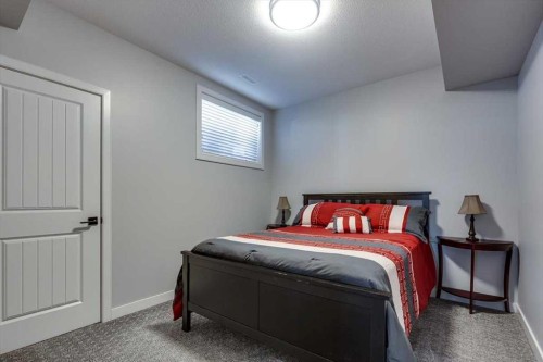 5 Leonard Close, Sylvan Lake, AB - Indoor Photo Showing Bedroom