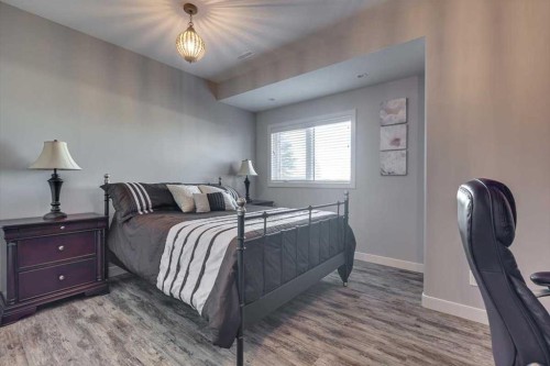 5 Leonard Close, Sylvan Lake, AB - Indoor Photo Showing Bedroom