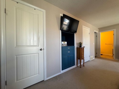 4953 49 Street, Sedgewick, AB - Indoor