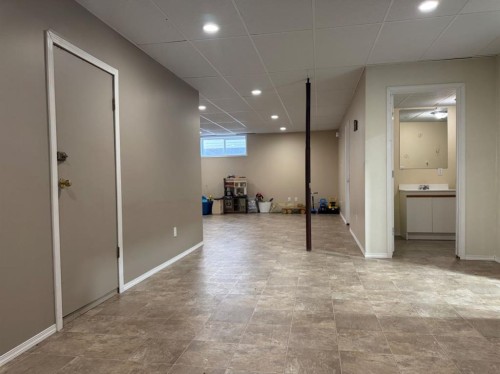 4953 49 Street, Sedgewick, AB - Indoor