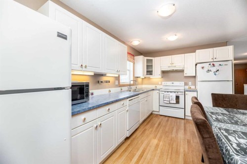625 Lancaster Drive, Red Deer, AB - Indoor Photo Showing Kitchen With Double Sink