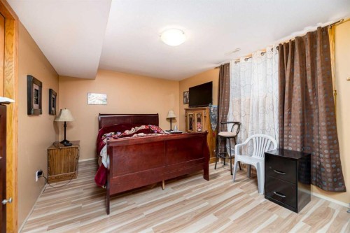 625 Lancaster Drive, Red Deer, AB - Indoor Photo Showing Bedroom