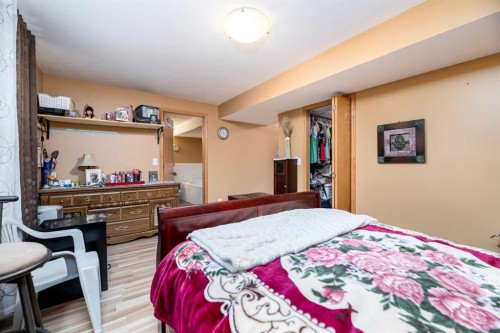 625 Lancaster Drive, Red Deer, AB - Indoor Photo Showing Bedroom