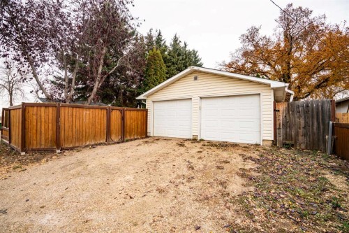 5218 45 Street, Camrose, AB - Outdoor