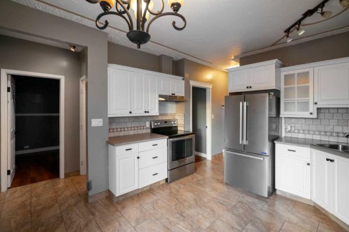 5218 45 Street, Camrose, AB - Indoor Photo Showing Kitchen