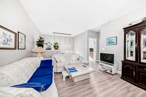 11 Ian Way, Sylvan Lake, AB - Indoor Photo Showing Living Room