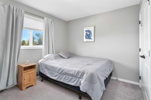 4633 48 Street, Sylvan Lake, AB - Indoor Photo Showing Bedroom