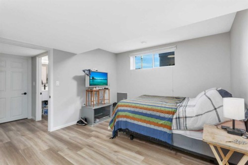 4633 48 Street, Sylvan Lake, AB - Indoor Photo Showing Bedroom