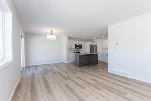 17 Trinity Street, Lacombe, AB - Indoor