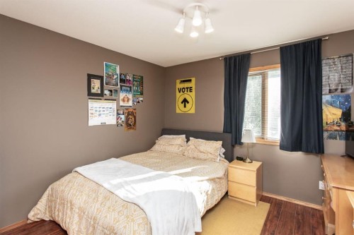 179 Douglas Avenue, Red Deer, AB - Indoor Photo Showing Bedroom