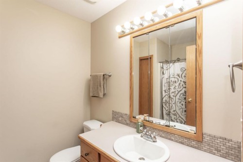 179 Douglas Avenue, Red Deer, AB - Indoor Photo Showing Bathroom