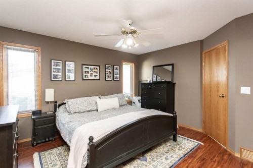 179 Douglas Avenue, Red Deer, AB - Indoor Photo Showing Bedroom